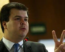 Ministro de Minas e Energia perde apoio do seu partido e pode deixar governo. Saída pode mudar política de Conteúdo Local