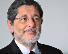 Ex-presidente da Petrobras critica atuação da atual diretoria e diz que o petróleo terá papel central por anos